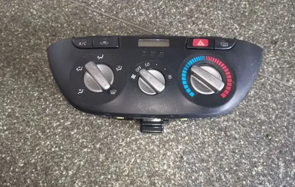 Toyota RAV 4 (XA20) Climate control unit 5590042100