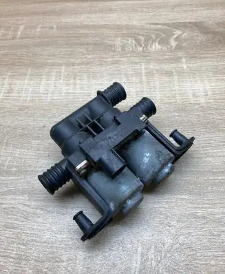BMW X5 E53 Coolant heater control valve 8374995
