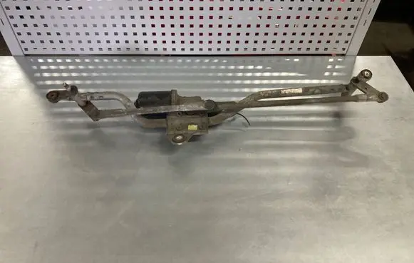 Volkswagen Transporter - Caravelle T5 Front wiper linkage and motor 7E1955113 443122351017 070305TLA2A0009