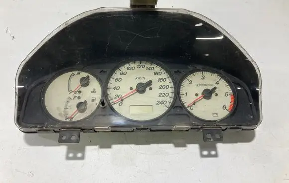 Mazda 626 Speedometer (instrument cluster) GGDNK