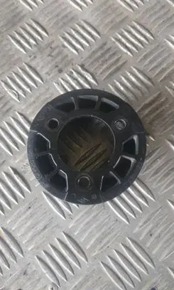 Mercedes-Benz C W205 Water pump pulley 210511238R