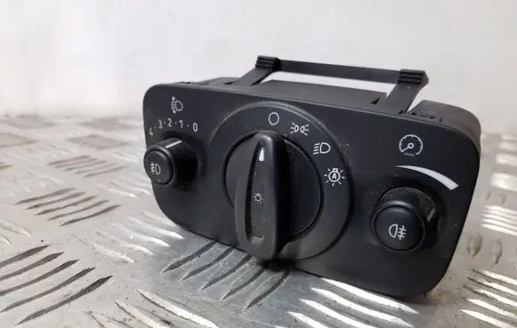 Ford C-MAX II Light switch AV6T13A024CA