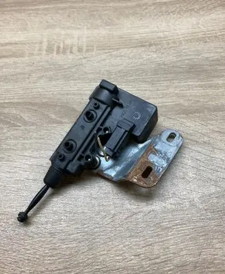 BMW 3 E46 Vent window/glass motor 8238744