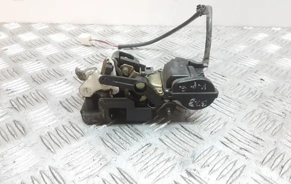 Mazda 323 F Rear door lock