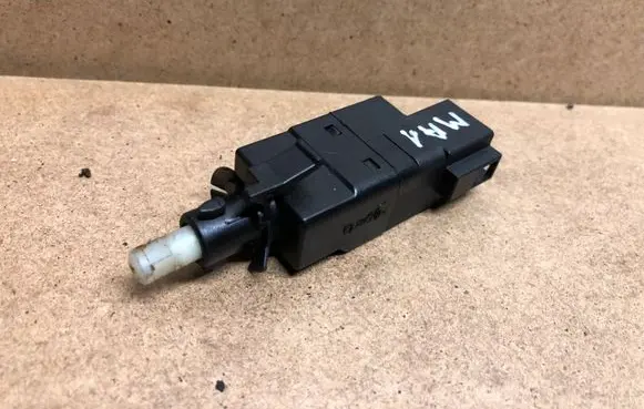 Mercedes-Benz A W168 Brake pedal sensor switch 0015452009