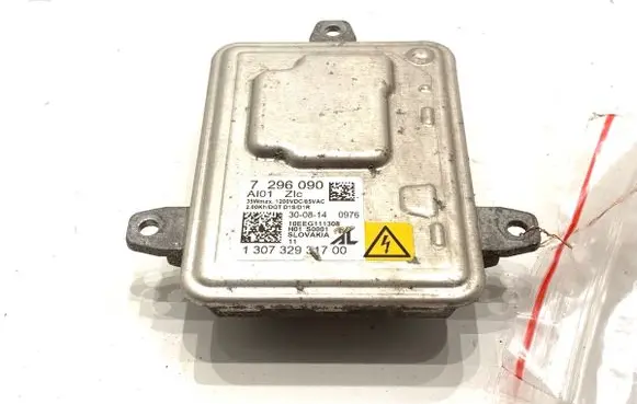BMW 3 F30 F35 F31 Voltage converter/converter module 7296090