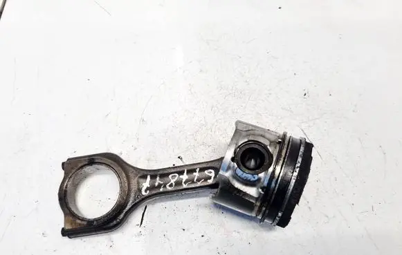 Citroen C4 I Piston with connecting rod 