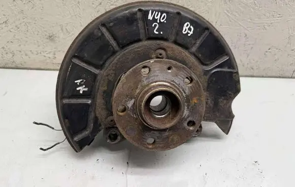Front wheel hub