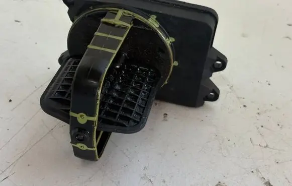 BMW 3 E90 E91 Electric throttle body valve 7560537