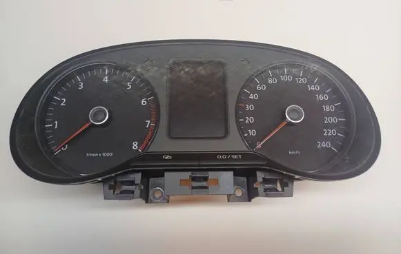 Volkswagen Polo V 6R Speedometer (instrument cluster) 6R0920860C