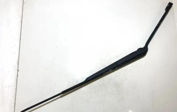 Nissan X-Trail T30 Front wiper blade arm