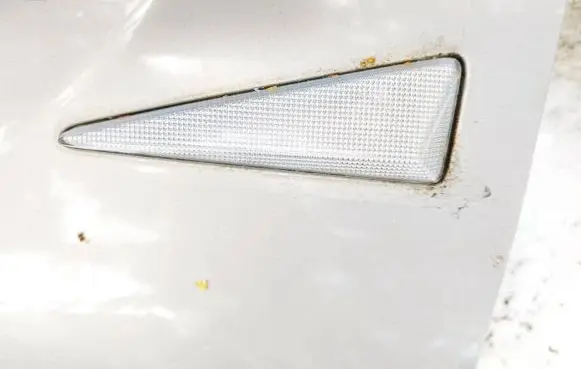 Renault Megane II Front fender indicator light
