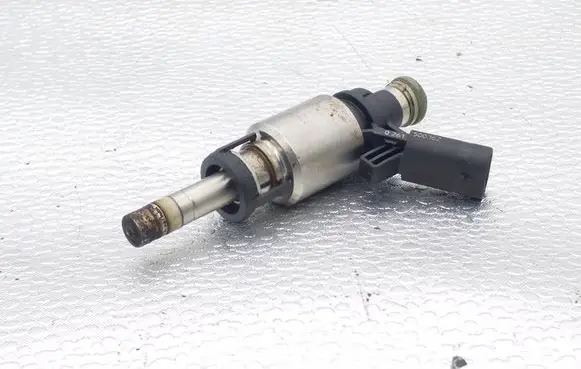 Volkswagen Jetta V Fuel injector 0261500162