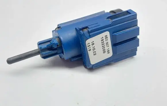 Audi A4 S4 B6 8E 8H Brake pedal sensor switch 8E0927189 19322005