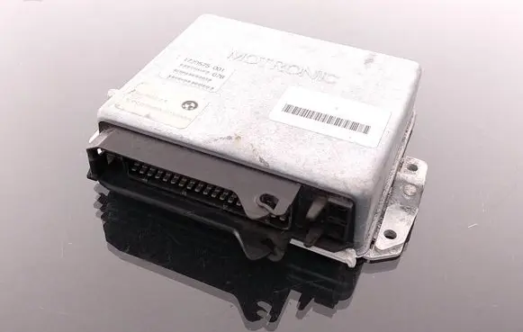 BMW 5 E34 Engine control unit/module 0261200173 1730575001 1730575