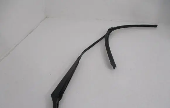 Peugeot 3008 I Front wiper blade arm 9672059480