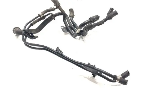 Volkswagen PASSAT B8 Engine coolant pipe/hose 04L121064AE