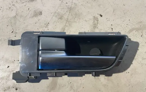 Land Rover Discovery 4 - LR4 Front door interior handle AH2222601AB AH2222601BB