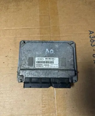 Audi A3 S3 8L Engine control unit/module 06A906033J 5WP4003804