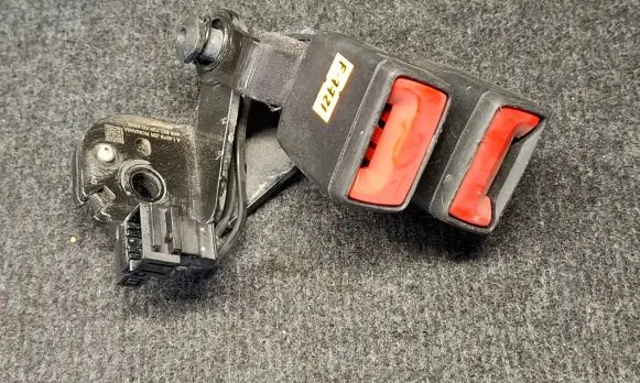Audi A6 S6 C8 4K Front seatbelt buckle 4K8857739AD