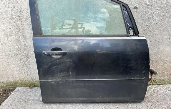 Ford C-MAX I Front door