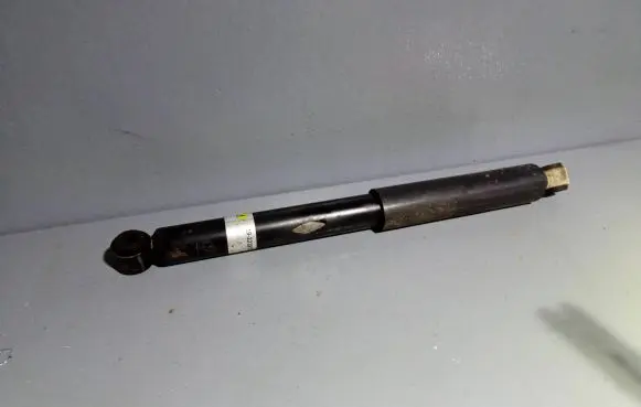 Mitsubishi L200 Rear shock absorber/damper 19227870