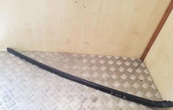 Toyota Avensis Verso Windshield trim