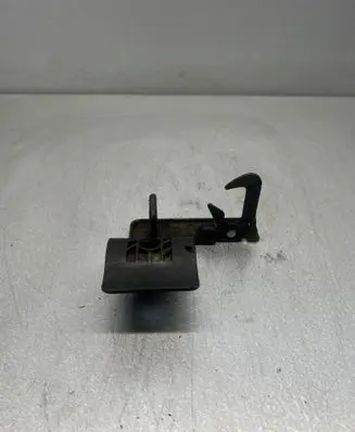 Audi A3 S3 8L Engine bonnet/hood lock/latch loop/hook 6Q0823480D