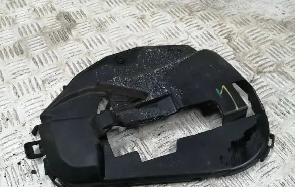 Dacia Duster Timing belt guard (cover) 8200795003 135635510R