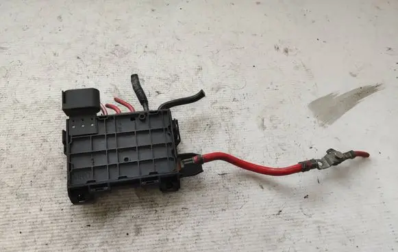 Volkswagen Transporter - Caravelle T4 Fuse module 7D0937550A