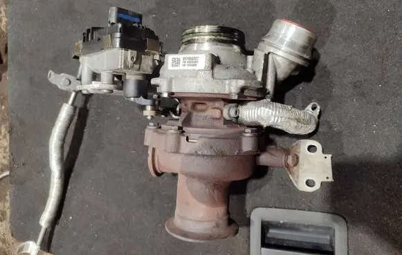 BMW 5 F10 F11 Turbo 8570082 857008207