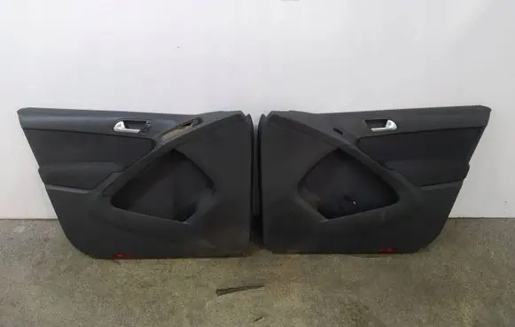 Volkswagen Tiguan Front door card panel trim 