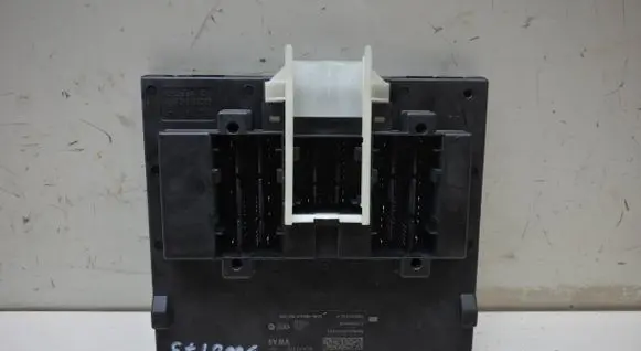 Audi A3 S3 8V Comfort/convenience module 5Q0937084AR