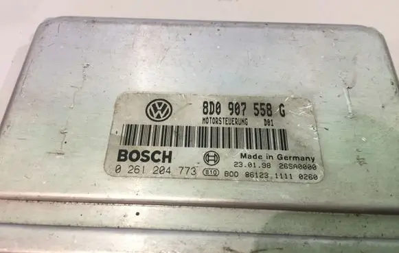 Audi A4 S4 B5 8D Engine control unit/module 8D0907558G 0261204773