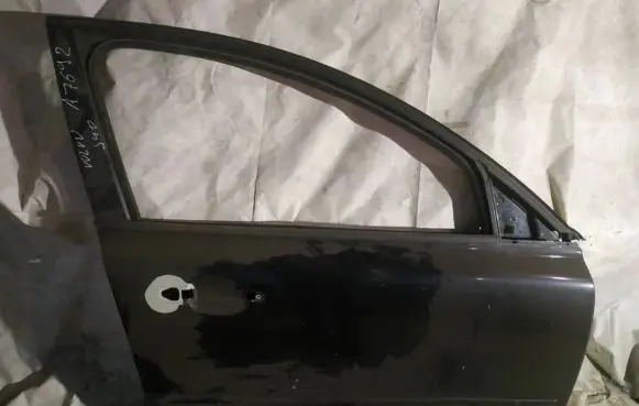 Volvo S40 Front door JUODOS