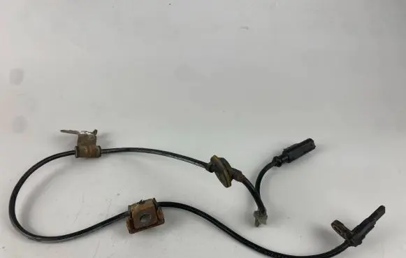 Subaru Outback ABS brake wheel speed sensor 27540AG01