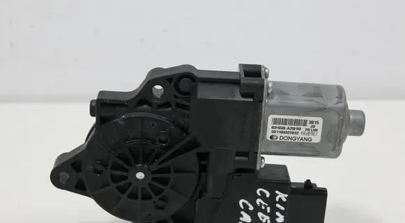 KIA Ceed Front door window regulator motor 82450A2010 001100322832