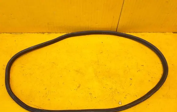 BMW 2 F44 Rear door rubber seal (on body) 7483099 7483095