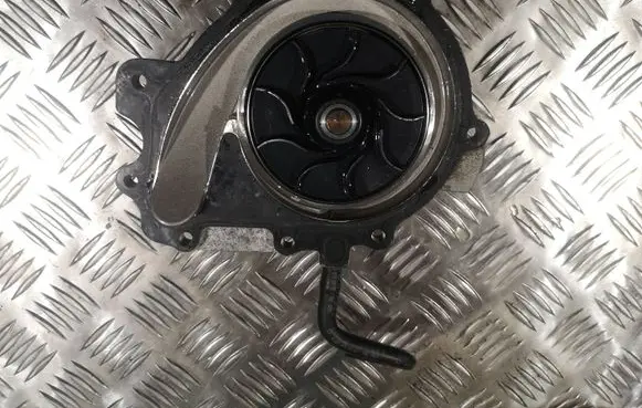 Mercedes-Benz E A207 Water pump A6512007201