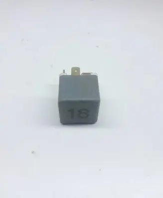 Volkswagen Golf III Other relay 191937503