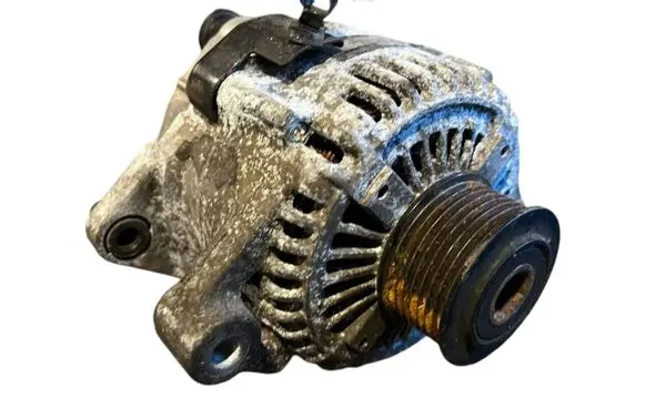 KIA Sorento Generator/alternator 373004A300 021319212