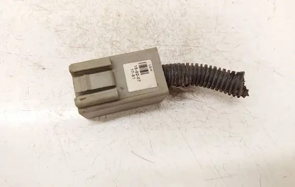 Opel Zafira B Coolant fan relay 13178656