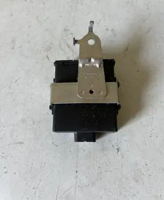 Toyota Avensis T270 Door central lock control unit/module 8974105080 001543321 0603B1A