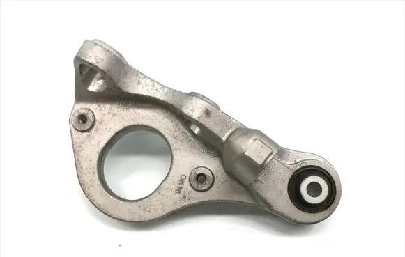 Volvo V40 Engine mounting bracket 32222463