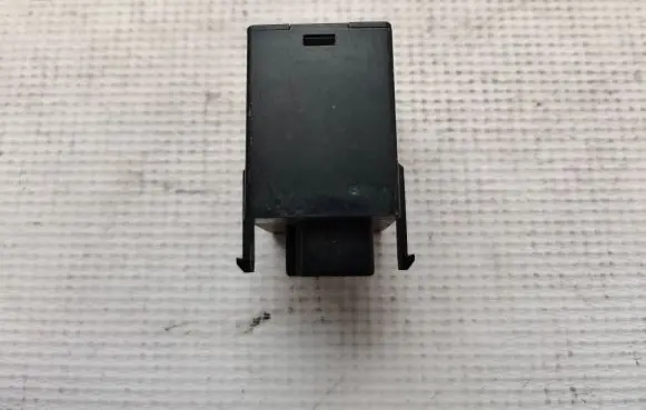 Mitsubishi Pajero Sport I Other relay MB572253 2719D2 TTPBC8D71M