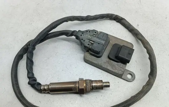 Mercedes-Benz Vito Viano W447 Lambda probe sensor A0009058611 0009058611