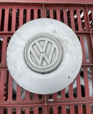 Volkswagen Golf III Original wheel cap 1H0601151B 1H0601149B