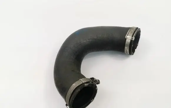 Audi Q7 4L Intercooler hose/pipe 7L6145972E