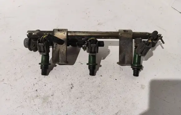 Subaru Outback Fuel injectors set 0313400