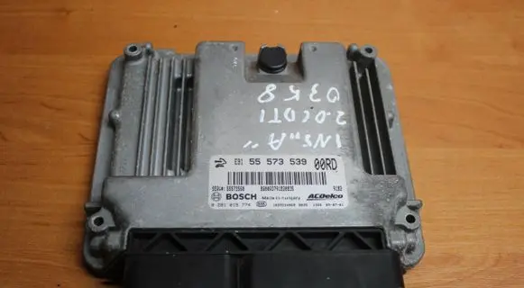 Opel Insignia A Engine control unit/module 55573539 55573560 0281015774